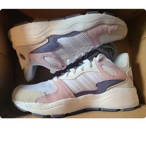 Adidas sneakers 💗